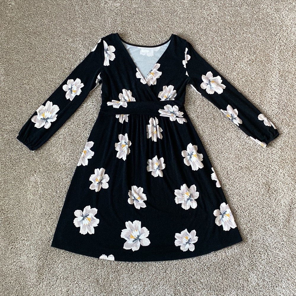 Old Navy Maternity Waist-Defined Cross-Front Jersey Dress